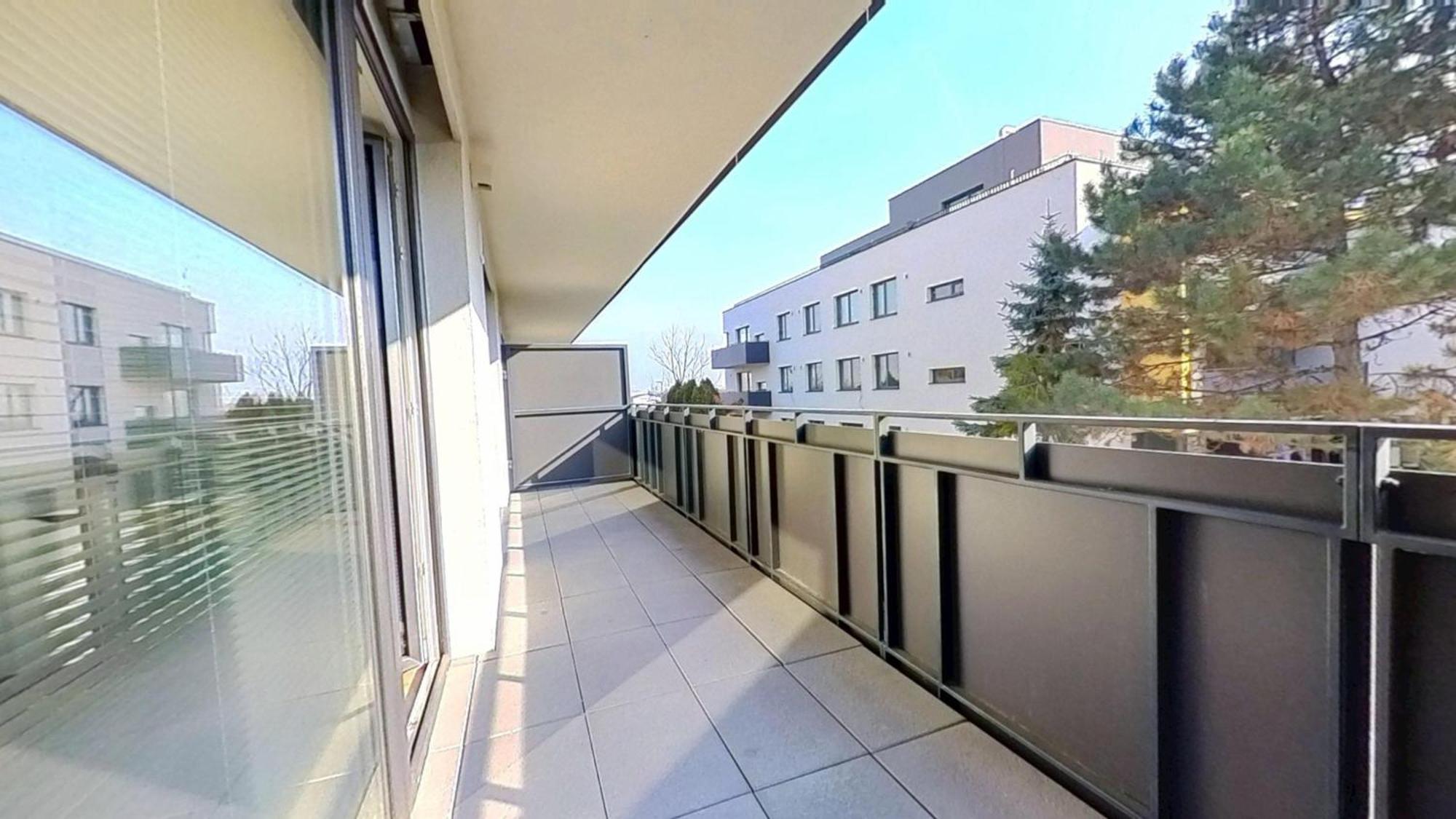 Air-Conditioned 2 Room Apartment, With Terrace, Rovinka 203 エクステリア 写真