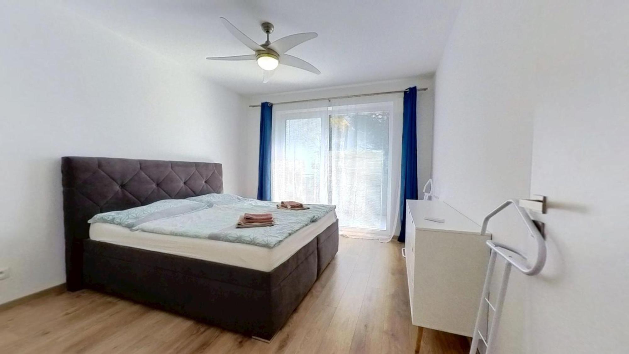 Air-Conditioned 2 Room Apartment, With Terrace, Rovinka 203 エクステリア 写真